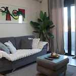 Fior With Balcony View Apartment