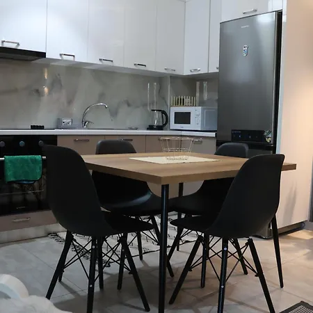 Fior With Balcony View