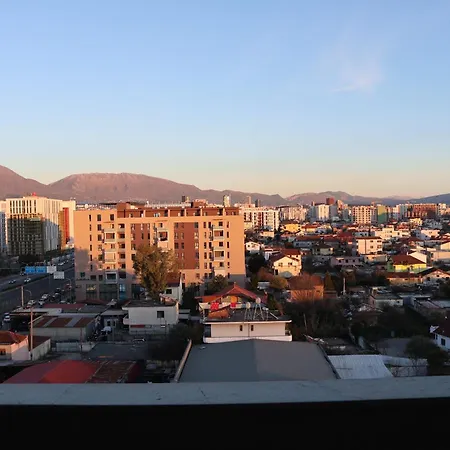 Fior With Balcony View Apartman Tirana