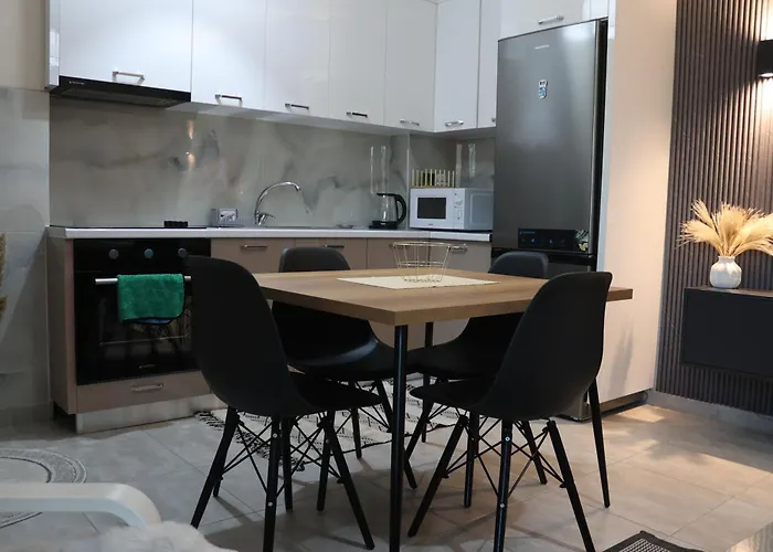 Fior With Balcony View