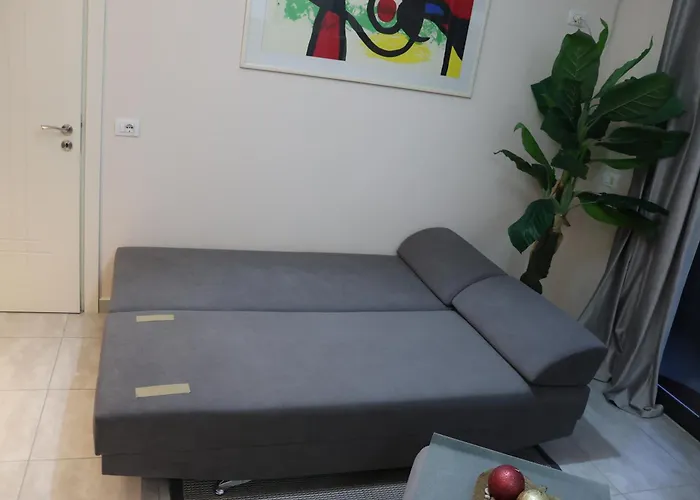 Fior With Balcony View Tirana